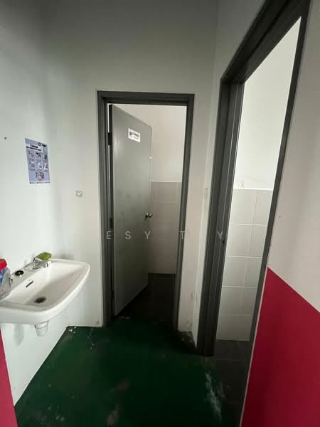 Shop for Rent in Taman Bestari Perdana (Pasir Gudang) - Jesy Tey - Bathroom - PropertyGuru.com.my