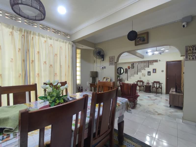 Rumah Teres 2 Tingkat untuk Dijual di Seri Kembangan (Selangor) - Angel Tan - Dining Room - PropertyGuru.com.my