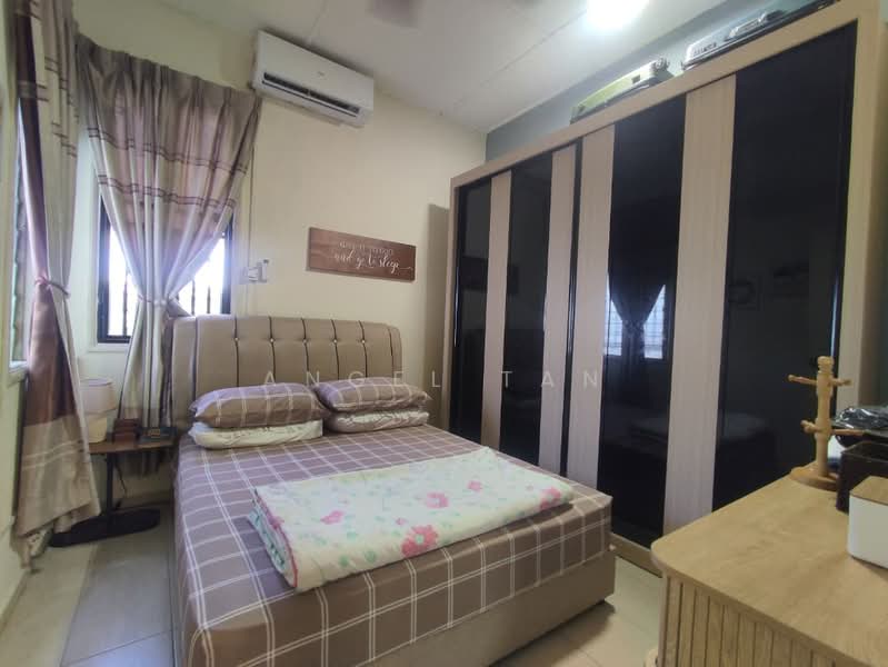 Rumah Teres 2 Tingkat untuk Dijual di Seri Kembangan (Selangor) - Angel Tan - Bedroom - PropertyGuru.com.my