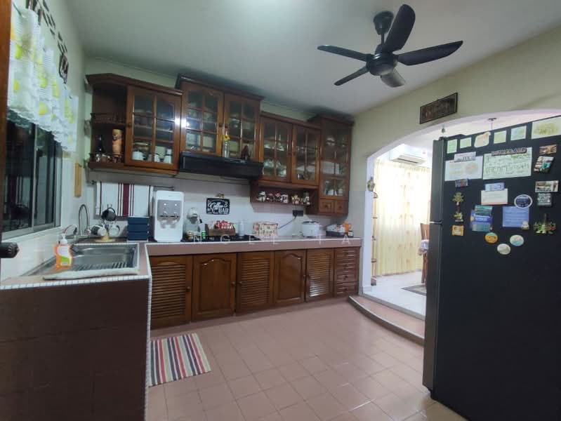 Rumah Teres 2 Tingkat untuk Dijual di Seri Kembangan (Selangor) - Angel Tan - Kitchen - PropertyGuru.com.my