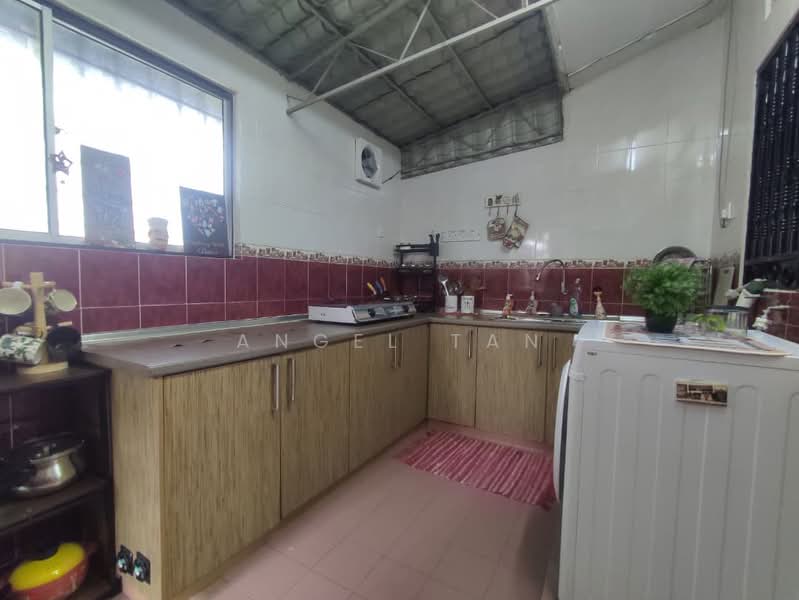 Rumah Teres 2 Tingkat untuk Dijual di Seri Kembangan (Selangor) - Angel Tan - Kitchen - PropertyGuru.com.my