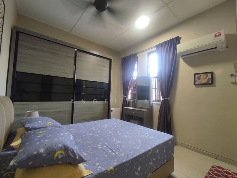 Rumah Teres 2 Tingkat untuk Dijual di Seri Kembangan (Selangor) - Angel Tan - Bedroom - PropertyGuru.com.my