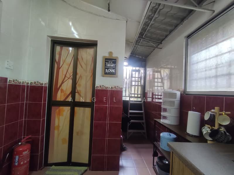 Rumah Teres 2 Tingkat untuk Dijual di Seri Kembangan (Selangor) - Angel Tan - Kitchen - PropertyGuru.com.my