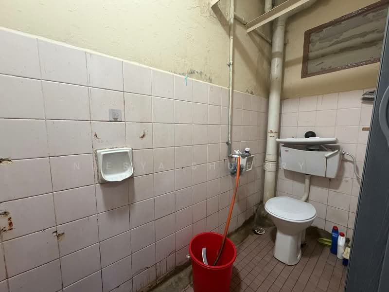 Rumah Flat untuk Dijual di Flat Taman Melati - Niesya Shuekry - Bathroom - PropertyGuru.com.my