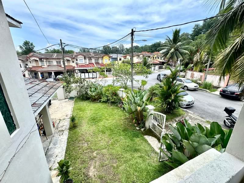 Rumah Teres 2 Tingkat untuk Dijual di Taman Equine (Seri Kembangan) - Azli Ibrahim - Exterior - PropertyGuru.com.my
