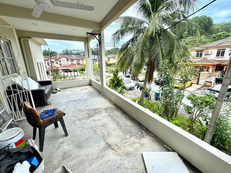 Rumah Teres 2 Tingkat untuk Dijual di Taman Equine (Seri Kembangan) - Azli Ibrahim - Balcony - PropertyGuru.com.my