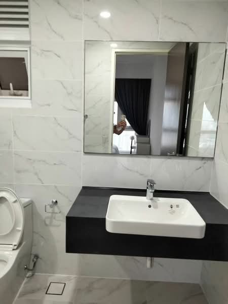 Servis Apartment untuk Disewa di Met 1 Residences - Steve Chiam - Bathroom - PropertyGuru.com.my