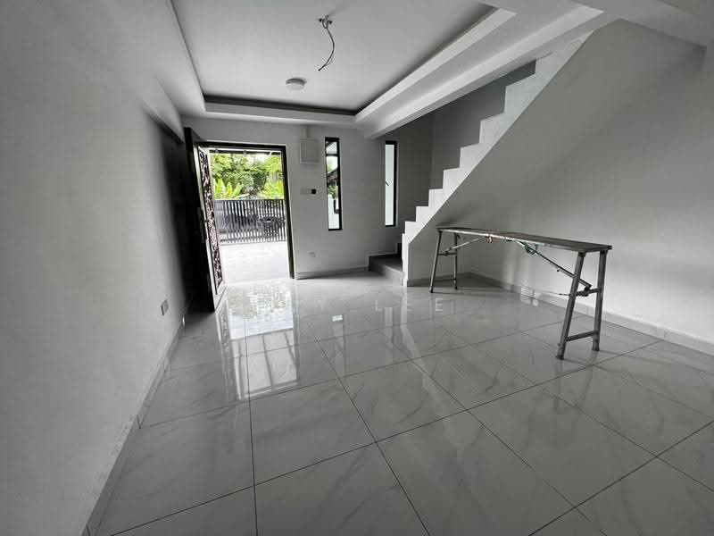 Rumah Teres 2-Tingkat untuk Dijual di Bandar Baru Permas Jaya (Permas Jaya) - May Lee - Living Room - PropertyGuru.com.my