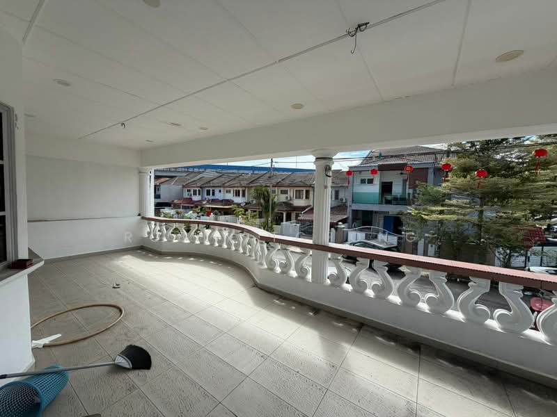 Rumah Teres 2 Tingkat untuk Dijual di Ampang (Selangor) - Robin Tchong - Balcony - PropertyGuru.com.my