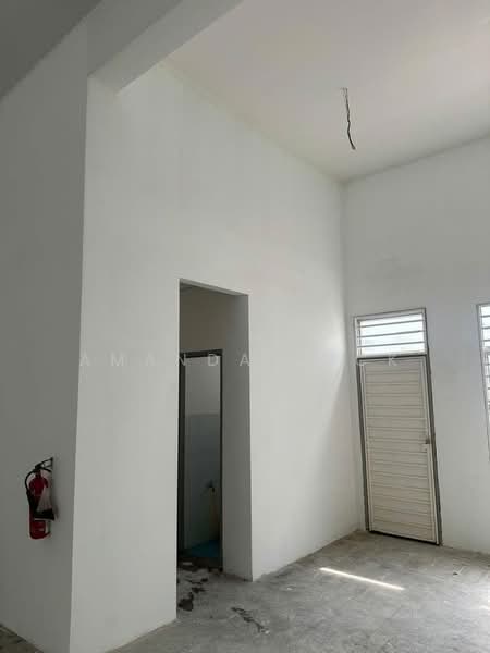 Shop / Office for Rent in Taman Bukit Kepayang (Bukit Kepayang) - Amanda Lock - Interior - PropertyGuru.com.my