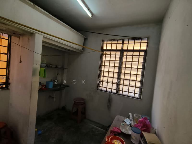 Flat for Sale at Pangsapuri Jentayu @ Kangkar Pulai - Zack Chow - Kitchen - PropertyGuru.com.my