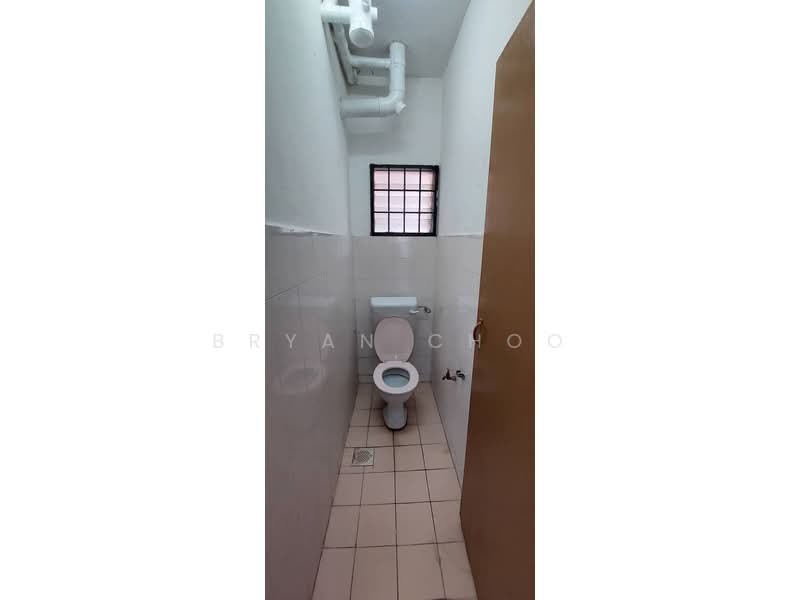 Pangsapuri untuk Dijual di Pangsapuri Seri Pulai - Bryan Choo - Bathroom - PropertyGuru.com.my
