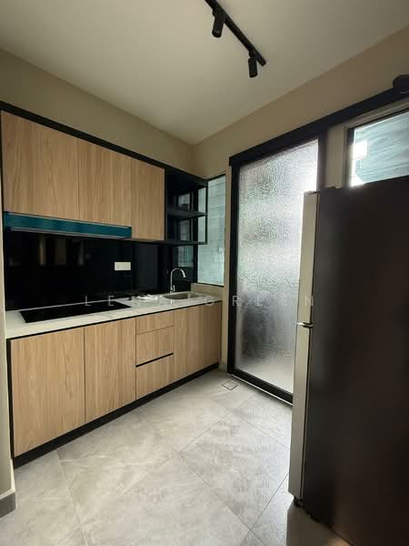 Servis Apartment untuk Disewa di Ruby Seapark - Lena Green - Kitchen - PropertyGuru.com.my