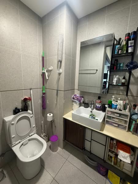 Service Residence for Rent at Millerz Square Serviced Residence - Ally Lee - Bathroom - PropertyGuru.com.my