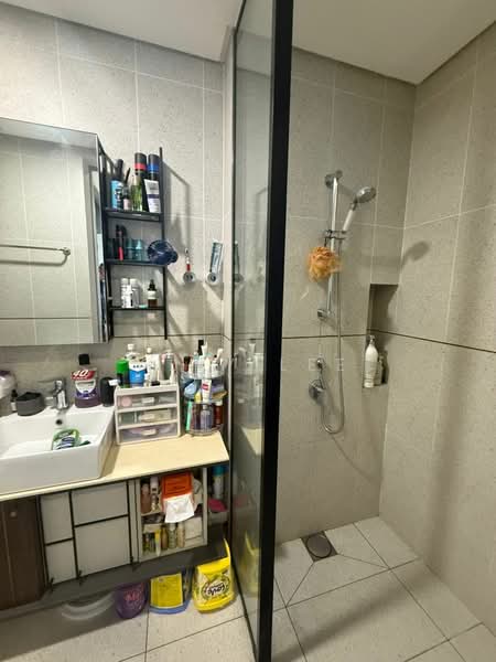 Service Residence for Rent at Millerz Square Serviced Residence - Ally Lee - Bathroom - PropertyGuru.com.my