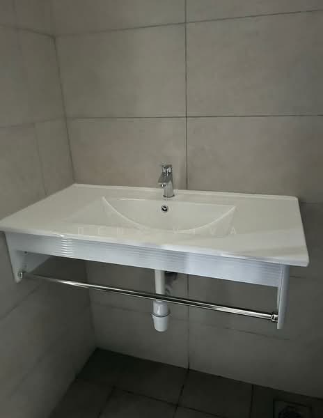 Service Residence for Rent at Aera Residence - Benz Viva - Bathroom - PropertyGuru.com.my