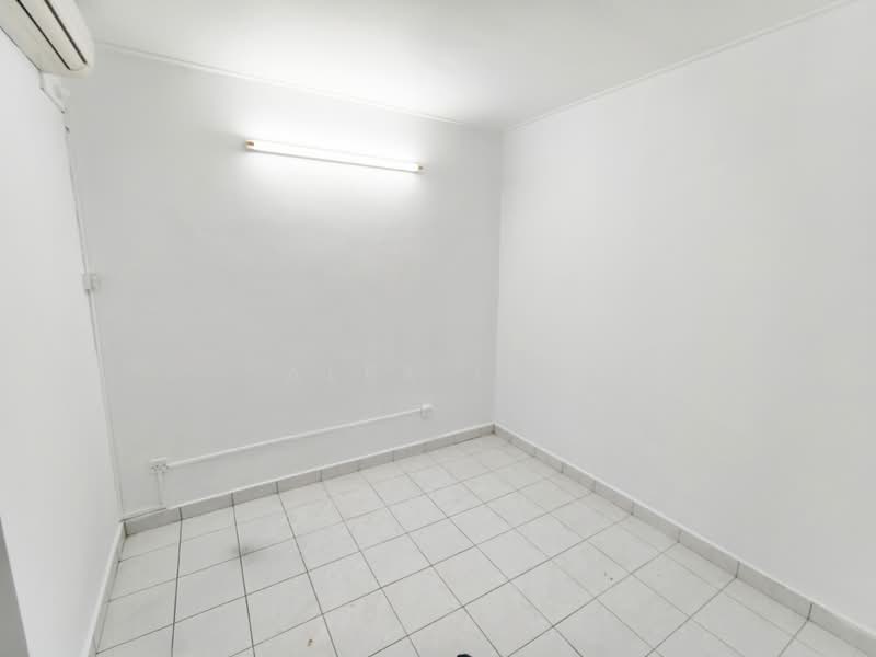 1.5-storey Terraced House for Sale in Taman Molek (Johor Bahru) - Alex Lim - Interior - PropertyGuru.com.my