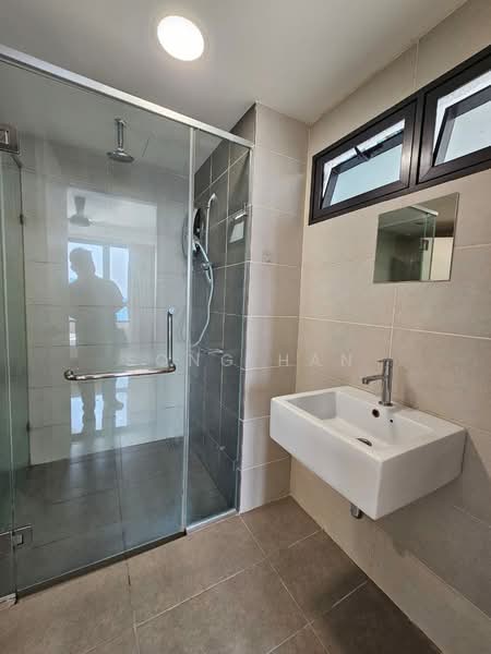 Servis Apartment untuk Disewa di Solstice @ Pan'gaea - Song Han - Bathroom - PropertyGuru.com.my
