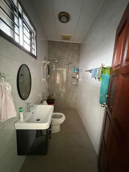 Bungalow for Sale in Taman Kebun Teh (Johor Bahru) - Fennie Chua - Bathroom - PropertyGuru.com.my