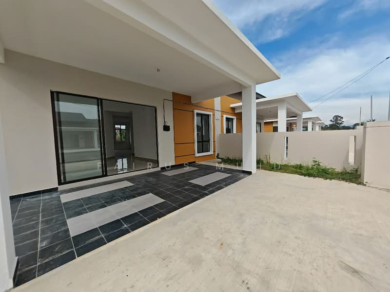Rumah Berkembar untuk Dijual di Dengkil (Selangor) - Fairus Muhd - Exterior - PropertyGuru.com.my