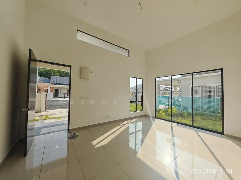 Rumah Berkembar untuk Dijual di Dengkil (Selangor) - Fairus Muhd - Living Room - PropertyGuru.com.my