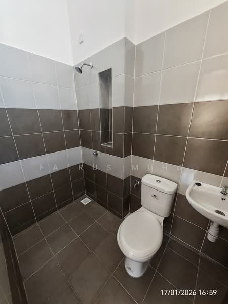 Rumah Berkembar untuk Dijual di Dengkil (Selangor) - Fairus Muhd - Bathroom - PropertyGuru.com.my