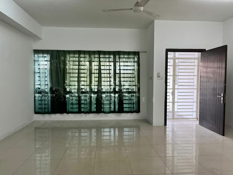 3-storey Terraced House for Sale in Jelutong (Penang) - Dylan Lee - Living Room - PropertyGuru.com.my