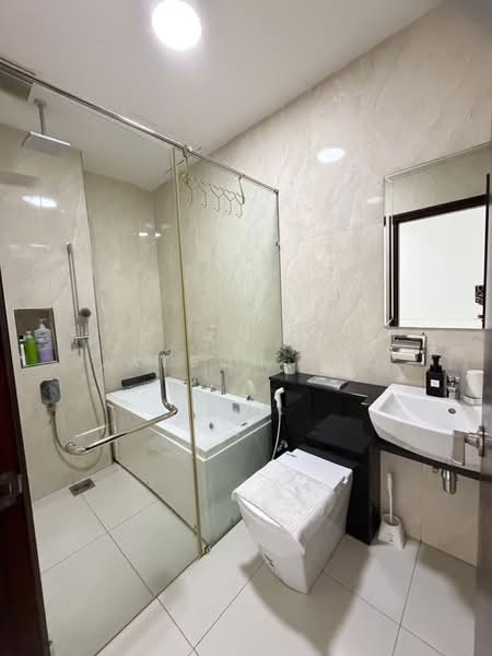 Servis Apartment untuk Disewa di Paragon Suites @ CIQ - Jayson Teo - Bathroom - PropertyGuru.com.my