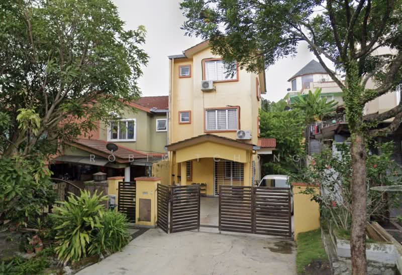 3-storey Terraced House for Sale in Batu Caves (Selangor) - Robin Tchong - Exterior - PropertyGuru.com.my