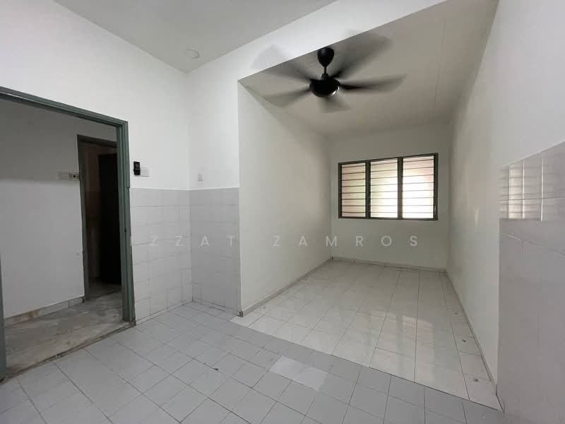 1.5-storey Terraced House for Sale in Bandar Baru Sri Petaling (Sri Petaling) - Izzat Zamros - Interior - PropertyGuru.com.my