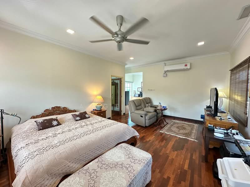 Rumah Banglo untuk Dijual di Ampang Jaya (Ampang) - Angel Ng - Master Bedroom - PropertyGuru.com.my