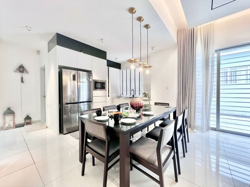 Rumah Berkembar untuk Dijual di Tropicana Heights (Kajang) - Niesya Shuekry - Dining Room - PropertyGuru.com.my