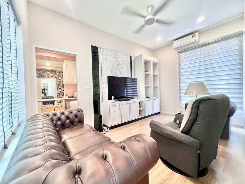 Rumah Berkembar untuk Dijual di Tropicana Heights (Kajang) - Niesya Shuekry - Living Room - PropertyGuru.com.my