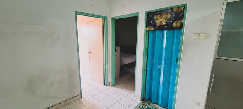 Pangsapuri untuk Dijual di Vista Pinggiran Apartment - Rain Leow - Bedroom - PropertyGuru.com.my