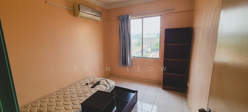Pangsapuri untuk Dijual di Vista Pinggiran Apartment - Rain Leow - Bedroom - PropertyGuru.com.my