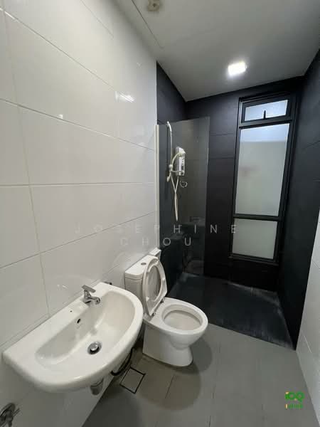 Service Residence for Sale at Utropolis Suites 1 - Josephine Chou - Bathroom - PropertyGuru.com.my