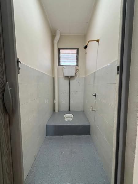 Rumah Teres 2 Tingkat untuk Dijual di Bandar Putra (Kulai) - Erness Tan - Bathroom - PropertyGuru.com.my
