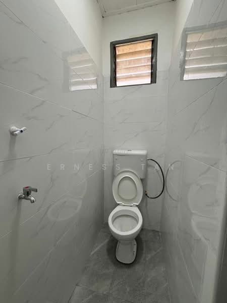 Rumah Teres 2 Tingkat untuk Dijual di Bandar Putra (Kulai) - Erness Tan - Bathroom - PropertyGuru.com.my