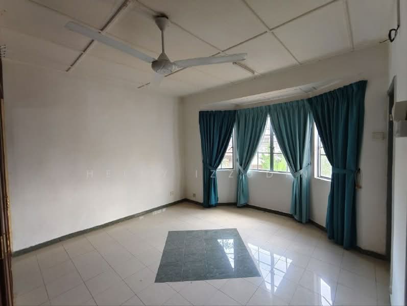 2-storey Terraced House for Sale in Seksyen 5 Wangsa Maju (Wangsa Maju) - HELMY IZZUDIN - Living Room - PropertyGuru.com.my