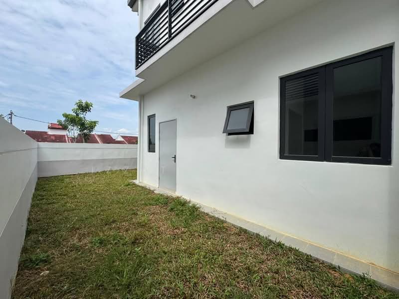 Rumah Berkembar untuk Dijual di Cyber 10 (Cyberjaya) - Izzat Zamros - Exterior - PropertyGuru.com.my