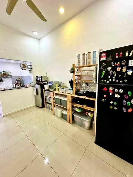 1-storey Terraced House for Rent in Taman Abad (Johor Bahru) - Kent Loi - Kitchen - PropertyGuru.com.my
