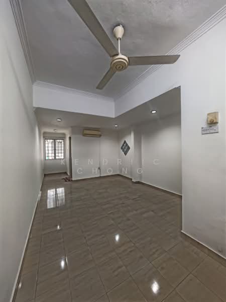 2-storey Terraced House for Sale in Usj 9 (Subang Jaya) - Kendriic Chong - Living Room - PropertyGuru.com.my