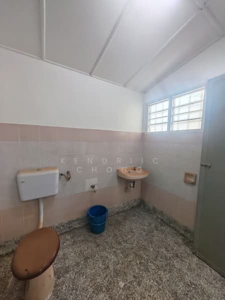 2-storey Terraced House for Sale in Usj 9 (Subang Jaya) - Kendriic Chong - Bathroom - PropertyGuru.com.my