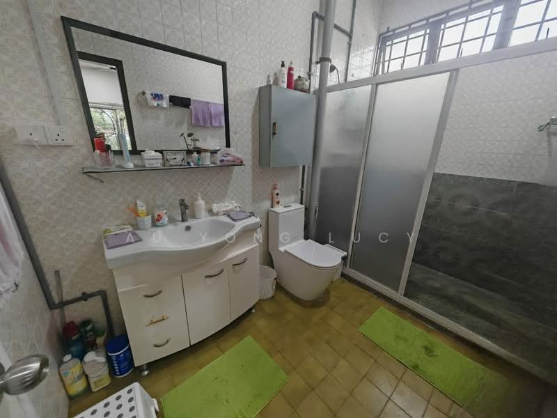 Rumah Berkembar untuk Dijual di Taman Tasek (Johor Bahru) - Au Yong Lucy - Bathroom - PropertyGuru.com.my