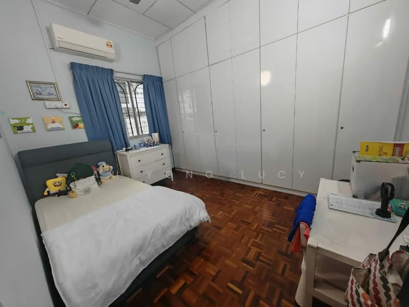 Rumah Berkembar untuk Dijual di Taman Tasek (Johor Bahru) - Au Yong Lucy - Bedroom - PropertyGuru.com.my