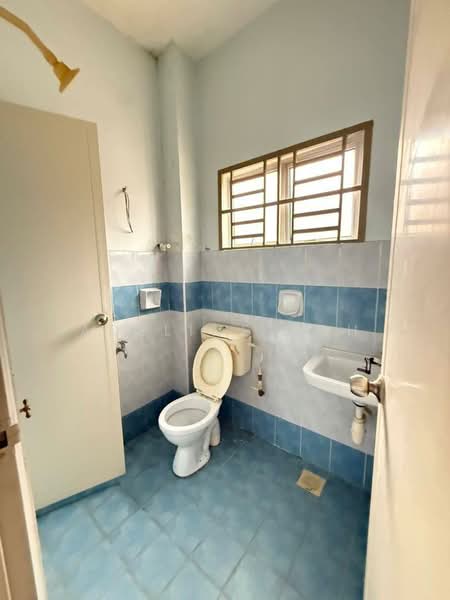 2-storey Terraced House for Sale in Taman Bestari Indah (Ulu Tiram) - Adeline Soh - Bathroom - PropertyGuru.com.my