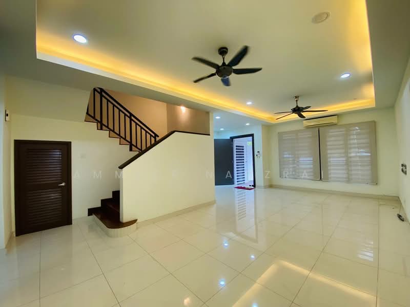 Rumah Teres 2 Tingkat untuk Dijual di Alam Impian (Shah Alam) - Ammeer Nadzrai - Living Room - PropertyGuru.com.my