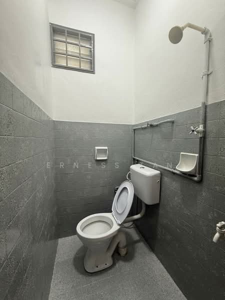 Rumah Teres 1 Tingkat untuk Dijual di Taman Molek (Johor Bahru) - Erness Tan - Bathroom - PropertyGuru.com.my