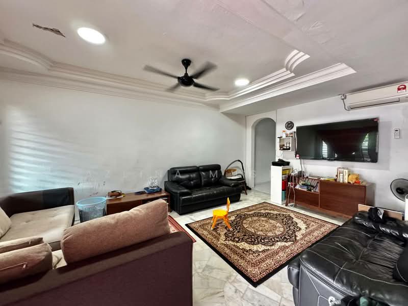 Rumah Teres 2 Tingkat untuk Dijual di Taman Desa Cemerlang (Ulu Tiram) - Azlina Muslim - Living Room - PropertyGuru.com.my