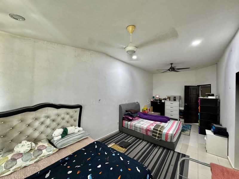 Rumah Teres 2 Tingkat untuk Dijual di Taman Desa Cemerlang (Ulu Tiram) - Azlina Muslim - PropertyGuru.com.my